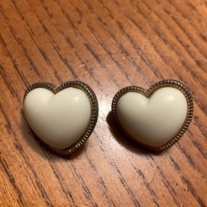 💚 2/$12 or 3/$15💚 Oversized heart earrings